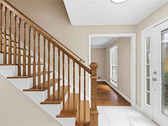 3rd image of 127 Old Rosser Rd SW