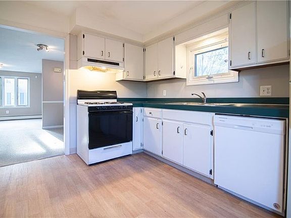 2nd image of 360 Brown St