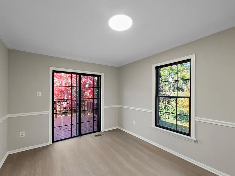 20 Rhodes Pl — Photo 11
