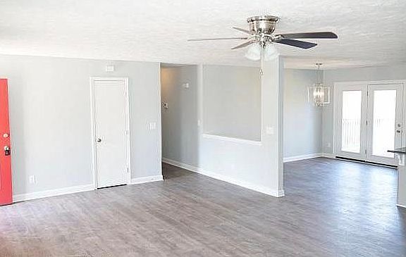 5th image of 420 Woodberry Cir