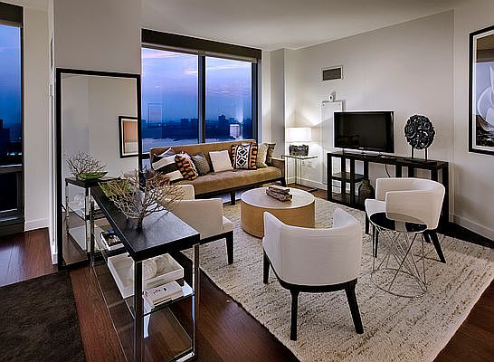 1st image of 200 W 67th St APT 2C