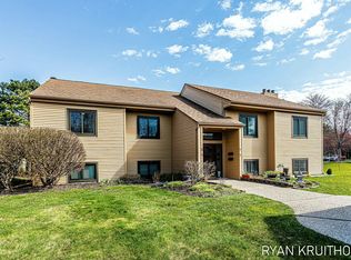 300 Farington Blvd APT 43, Holland, MI 49423