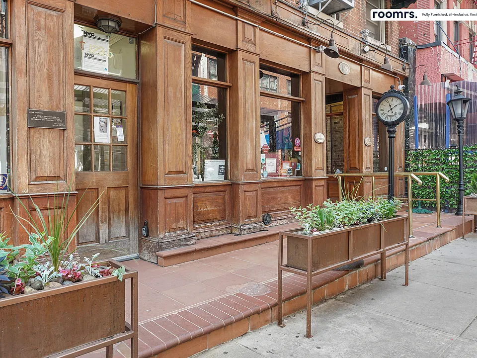 123 Mulberry St #2