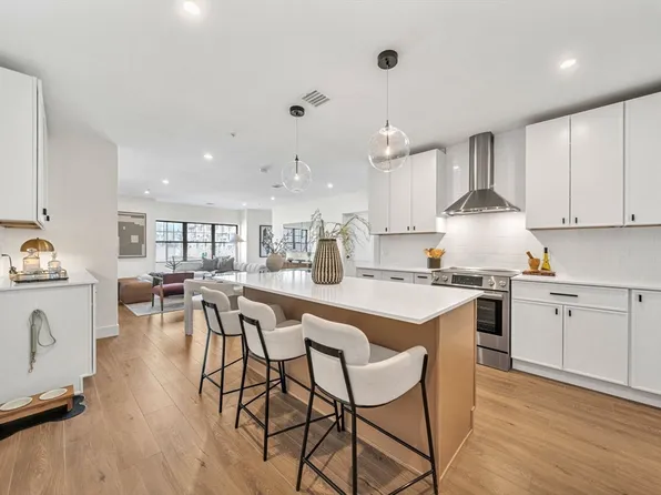 20 Audubon Way #306, Canton, MA 02021