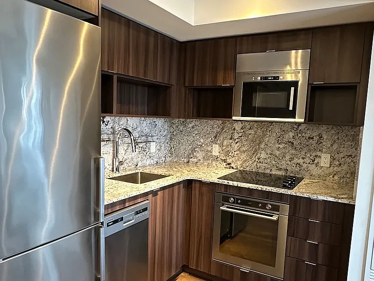 7 Mabelle Ave #2607 — Photo 4