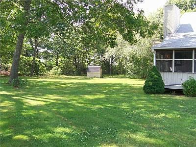 3rd image of 123 N Niantic Dr