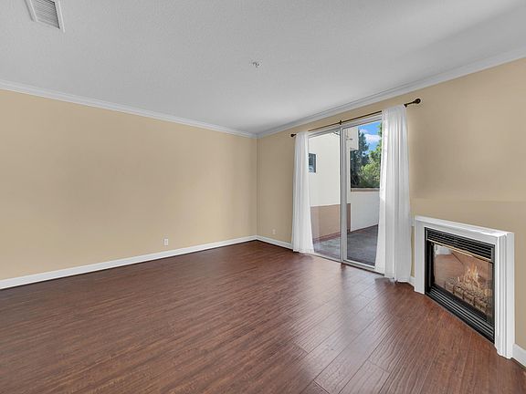 4th image of 2475 Sunningdale Dr