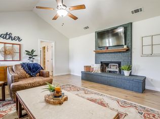 812 Conveyor Dr, Joshua, TX 76058