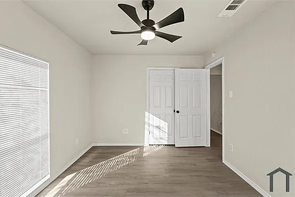 436 Carver St — Photo 13