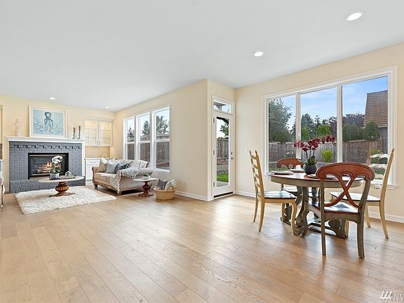 4th image of 4123 44th Ave NE