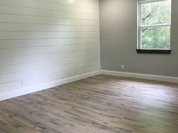 5th image of 170 Wright Dr