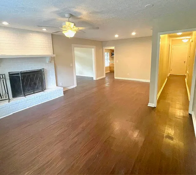 604 Leaning Oaks Dr — Photo 4