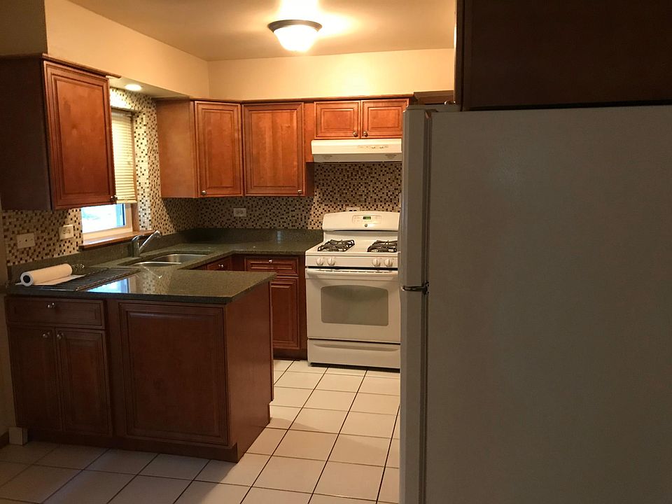 maple cabinet granite tops newer appliances