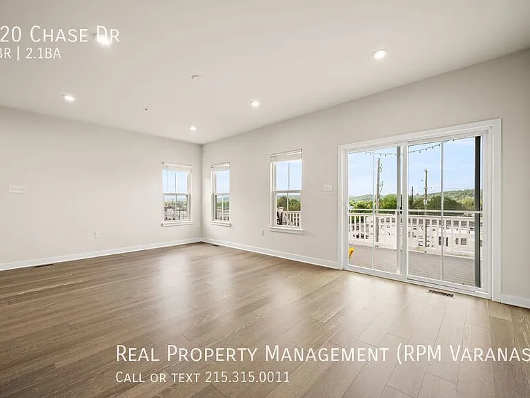 220 Chase Dr — Photo 16