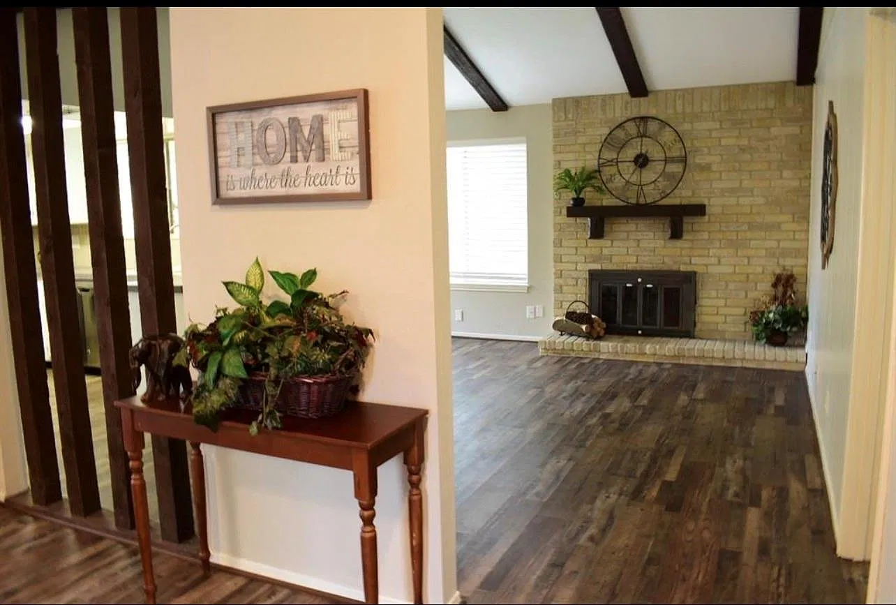 3 bed, 2.0 bath, 1478 sqft, $1,900 — Photo 4