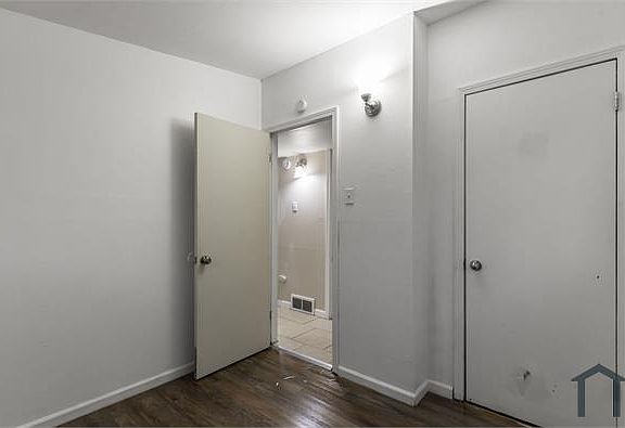 5th image of 801 Thomas Ave