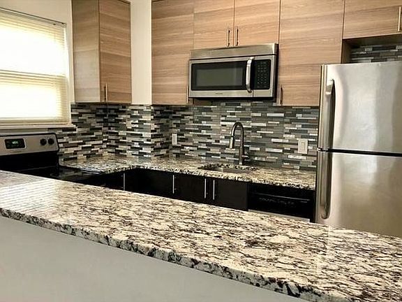 2nd image of 707 Boggs Ave #2