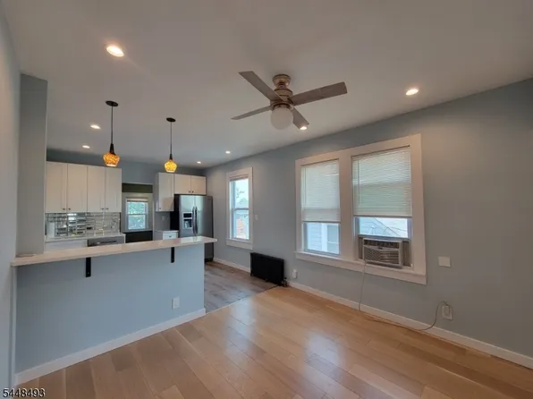 712 W Blancke St, Linden, NJ 07036