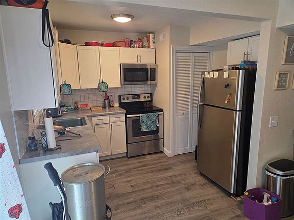 2nd image of 640/642 W 61st St