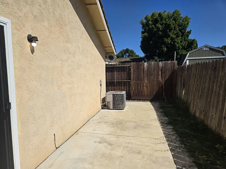 7305 Village Green Dr — Photo 12