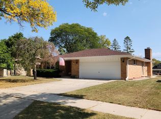 3304 S 122nd St, West Allis, WI 53227