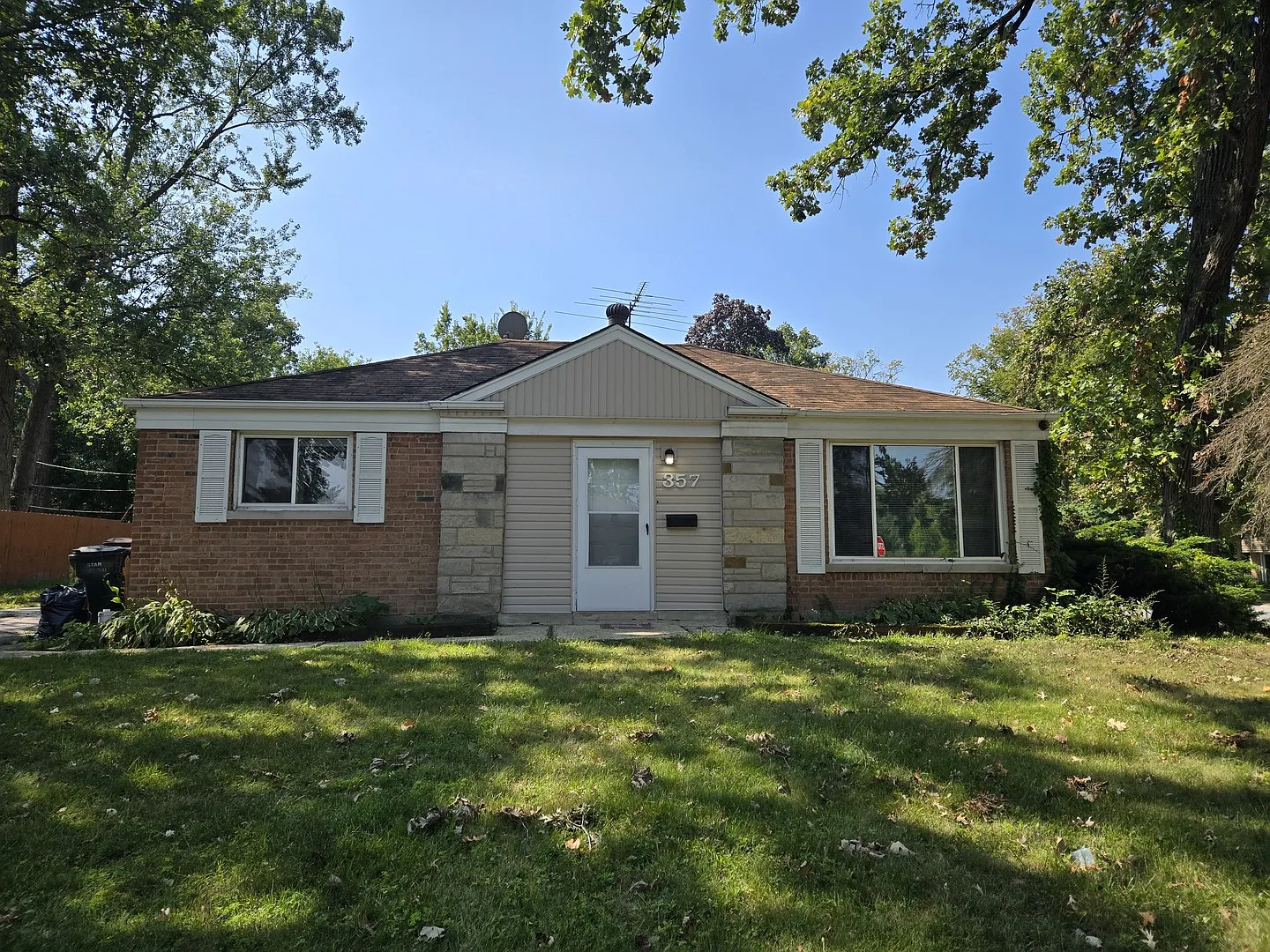 357 Oswego St photo 1
