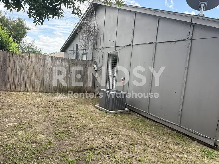 10258 Maverick Dr #58 — Photo 2