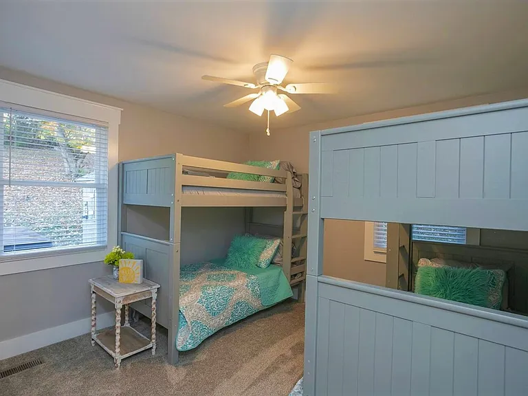 284 Ivywood Dr — Photo 10