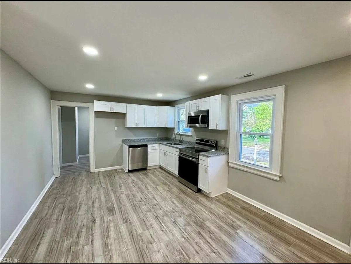 Building Photo - 2712 Vimy Ridge Ave