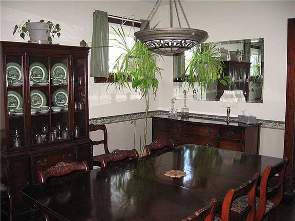 3rd image of 347 College Ave