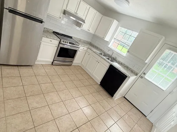 185 E Broad St APT B, Winder, GA 30680