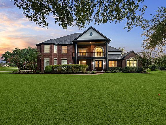 3rd image of 8826 Crown Jewel Dr