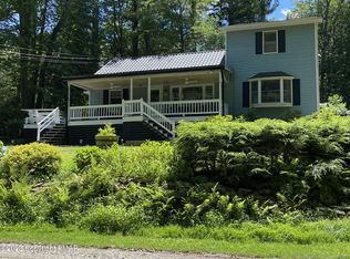 102 Lake Shore Rd, Tafton, PA 18464