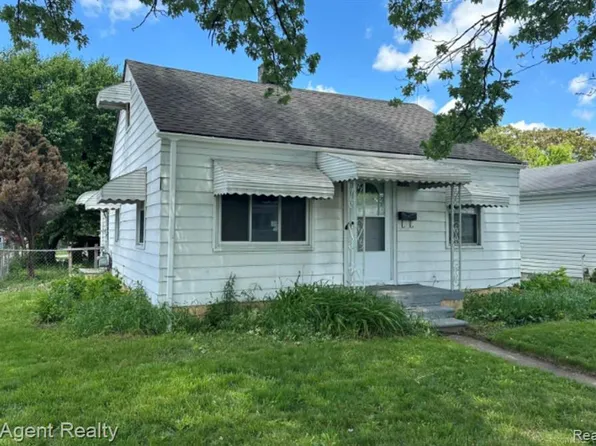 17705 Longfellow St, Roseville, MI 48066