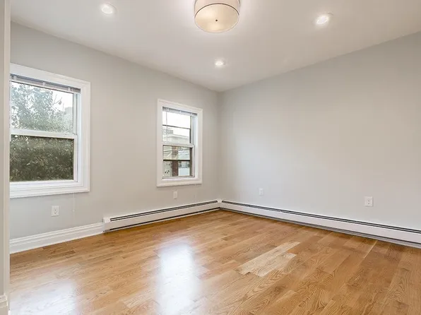 194 Hopkins Avenue image 7 of 21