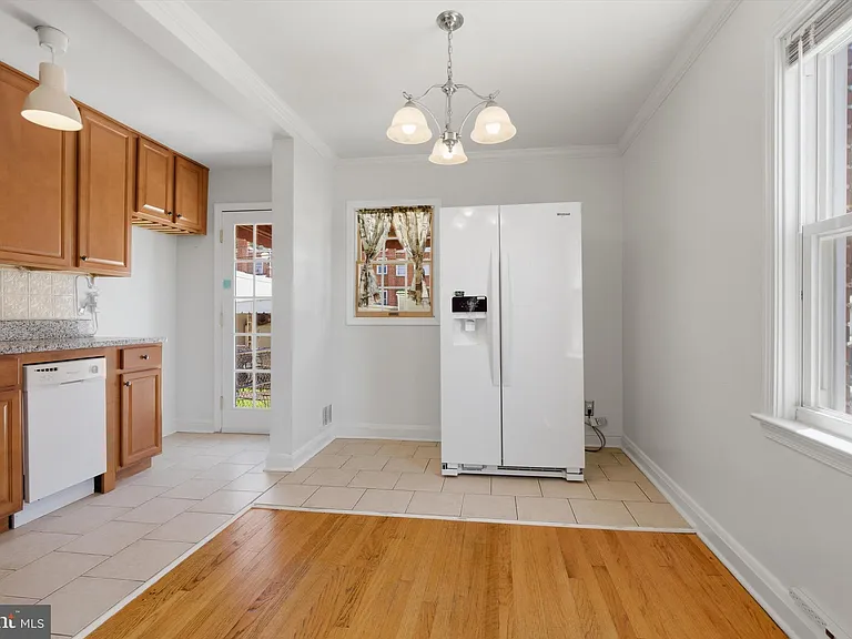 363 Gusryan St — Photo 9