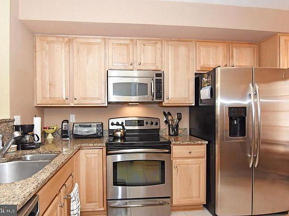4th image of 2153 Hideaway Ct
