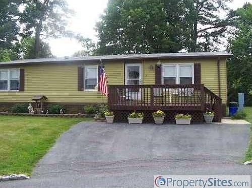 2nd image of 17 Sheryl Ct