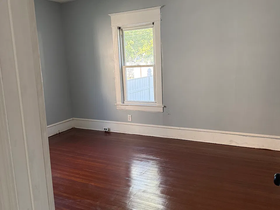 239-241 Oak Grove Ave #239
