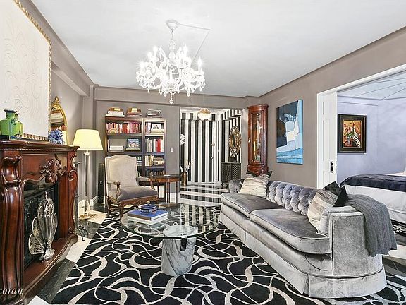 2nd image of 880 5th Ave APT 6L