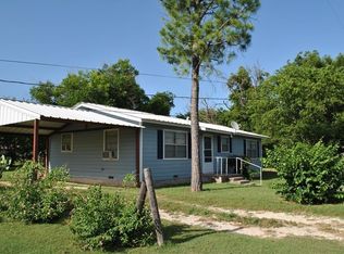 909 W College Ave, Comanche, TX 76442
