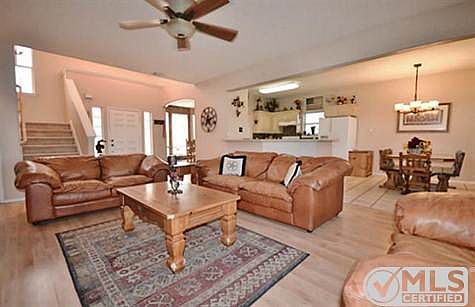 2nd image of 215 Nocona Dr