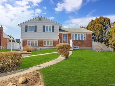 24 Monroe Avenue, Hicksville, NY, 11801