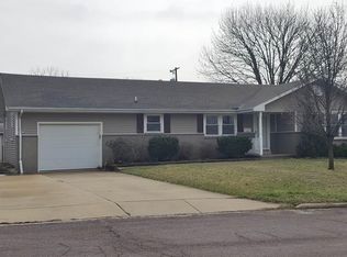 6416 N Greenmont Rd, Peoria, IL 61614