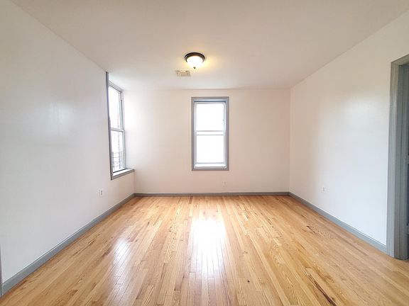 2nd image of 529 18th Ave Floor 2