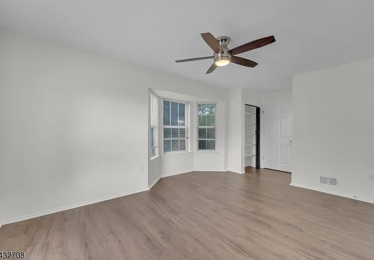 93 Caitlin Ct — Photo 11