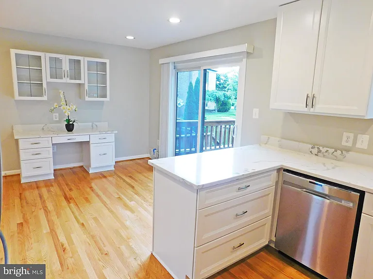 10315 Cherry View Ct — Photo 6