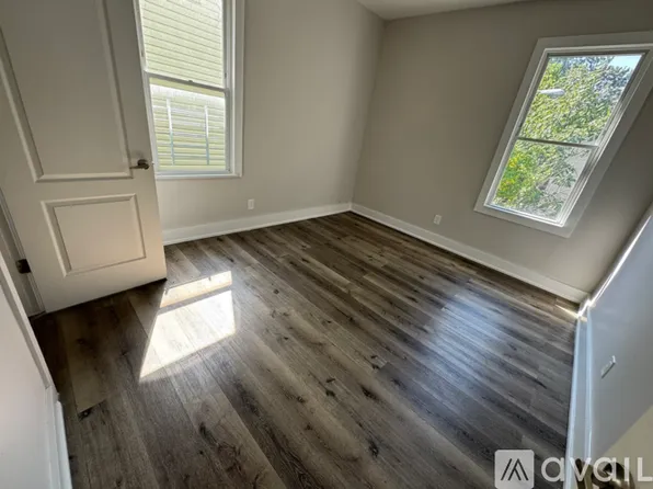 176 Garfield Avenue image 11 of 13