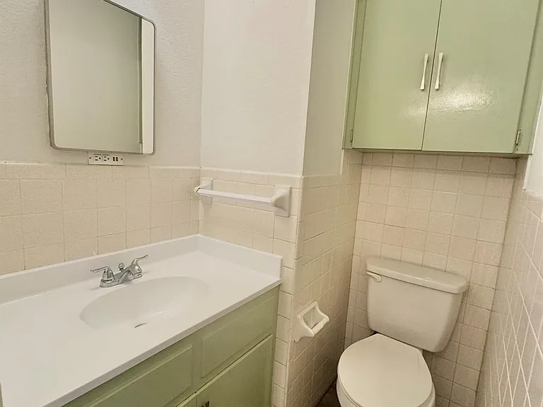 406 Swanee Dr #1 — Photo 8