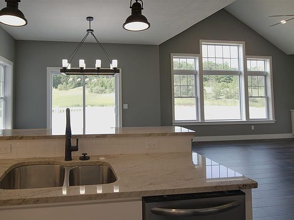 5th image of 5301 Breezehill Dr